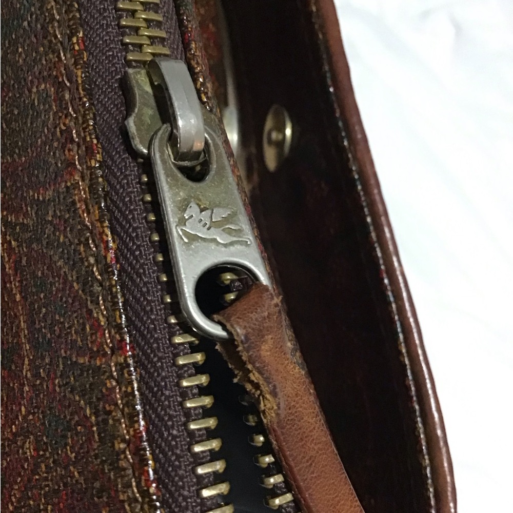 Etro Milano Paisley-Patterned Brown Crossbody Bag with Tan Strap Italian Luxury - Picture 5 of 9